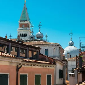 ca-zaccaria.hotelinveneto.com/